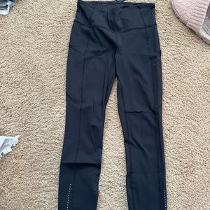 size 6 black lulu lemon leggings